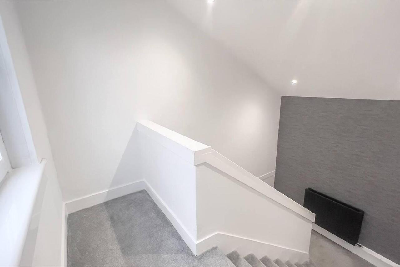 Stunning Luxury Apartment Near Motherwell Wishaw  Exterior foto