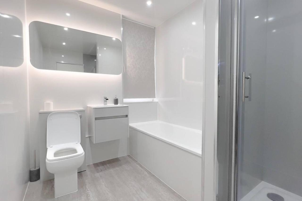 Stunning Luxury Apartment Near Motherwell Wishaw  Exterior foto